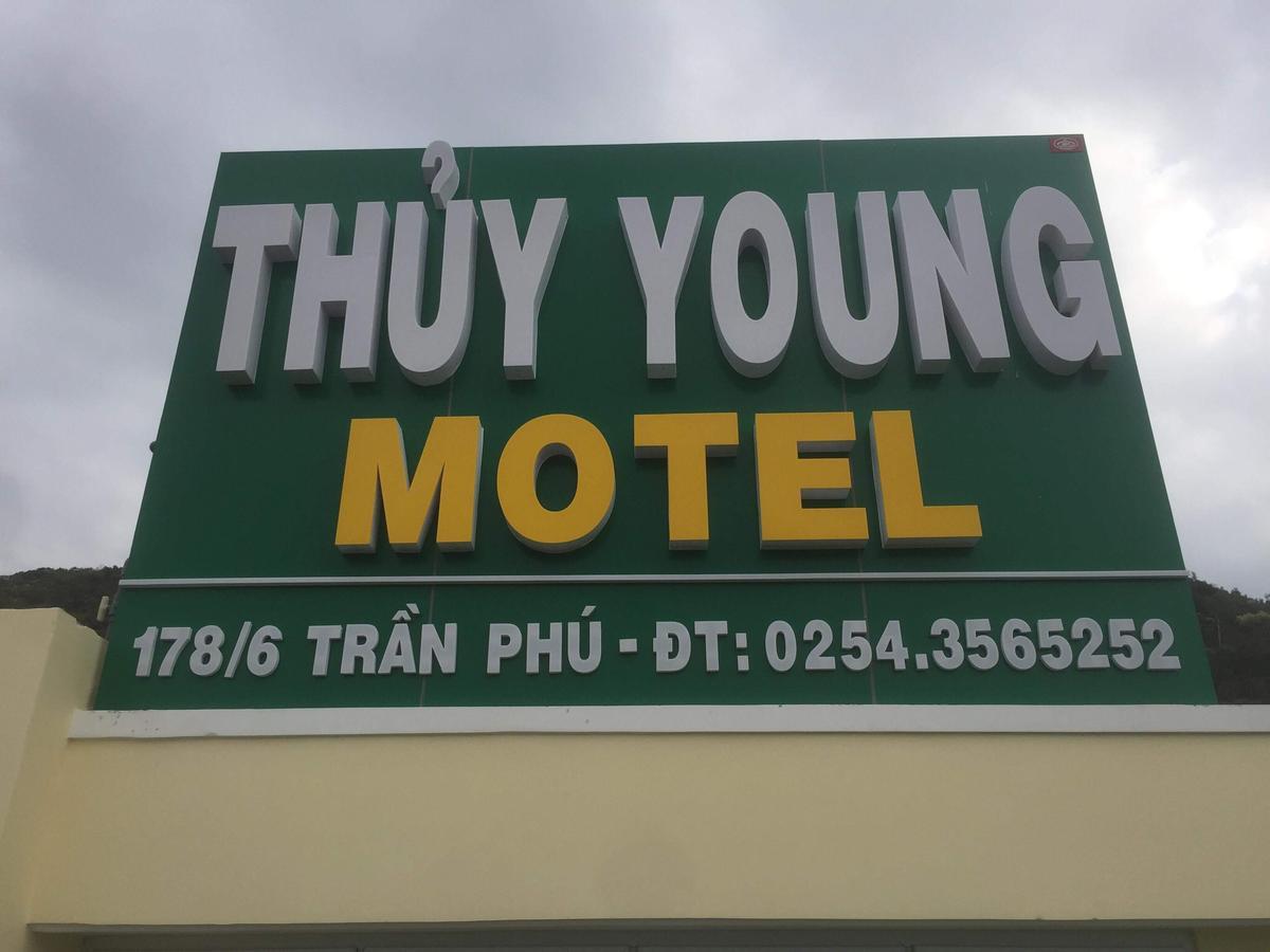 Khách Sạn Thủy Young Vung Tau Esterno foto